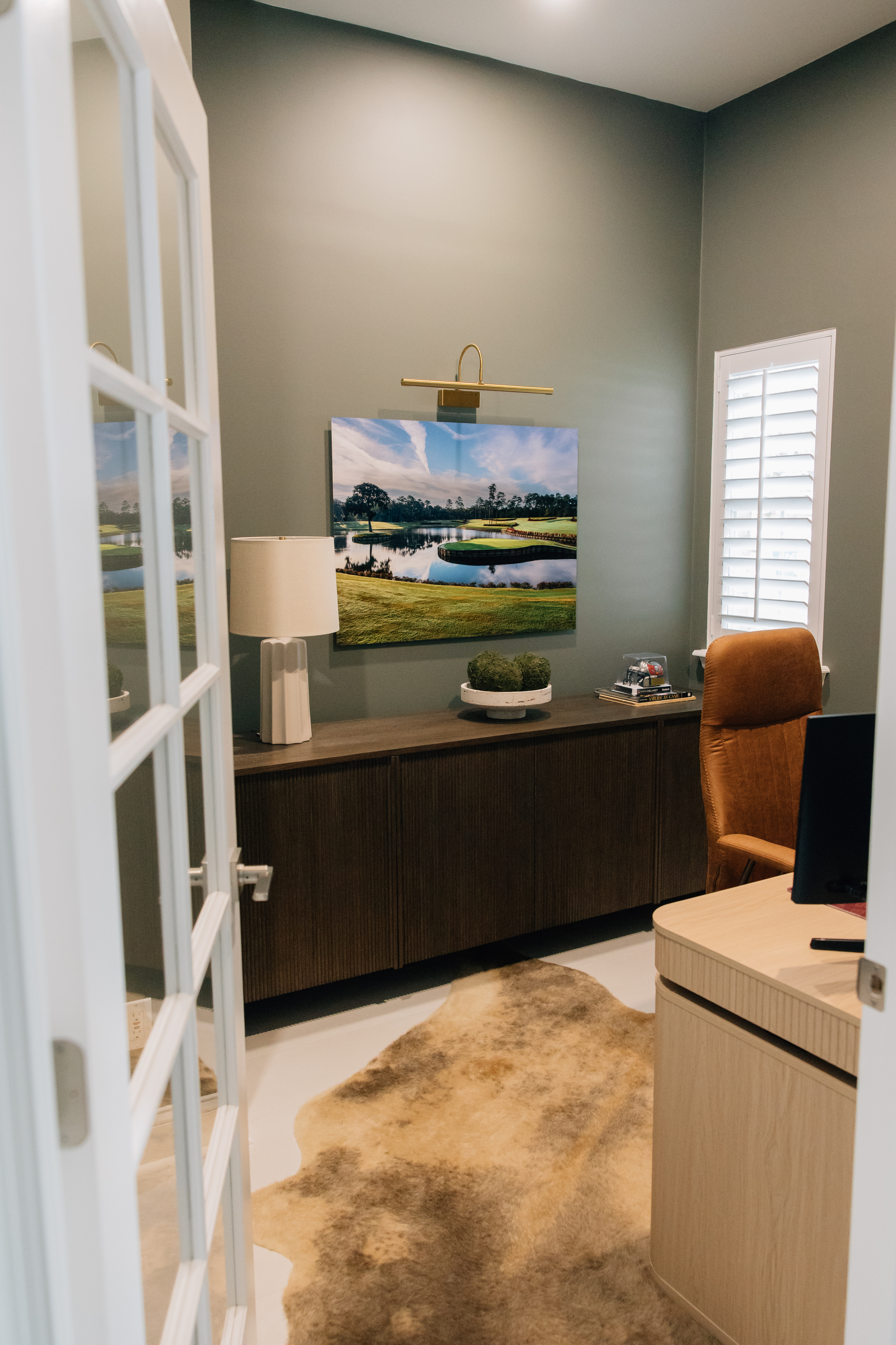 You don’t need a ton of space to have a functional and beautiful home office. Here Interior designer Jessica Woodward created a home office from a smaller spare bedroom.